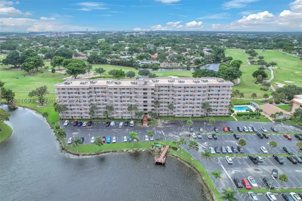 250 Jacaranda Dr #704, Plantation, FL 33324