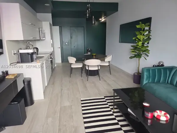 45 SW 9th St #4309, Miami, FL 33130