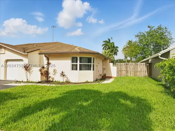 5874 SW 97th Ter, Cooper City, FL 33328