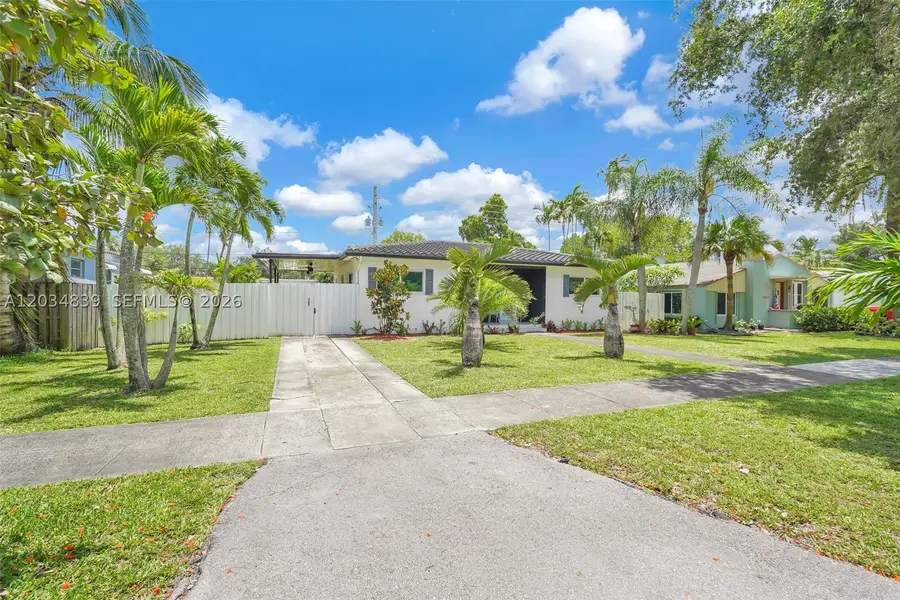240 Nahkoda Dr, Miami Springs, FL 33166 - #2