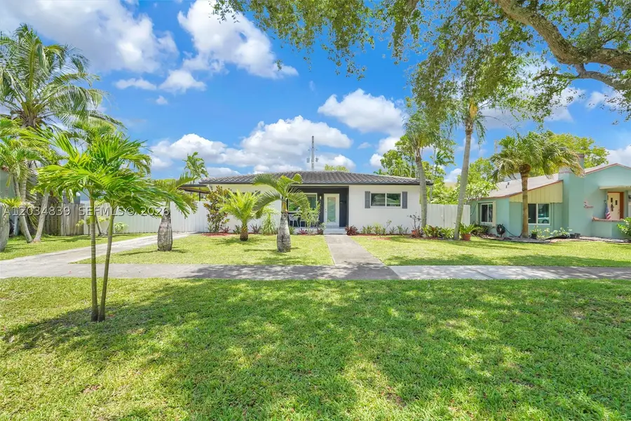 240 Nahkoda Dr, Miami Springs, FL 33166 - #3