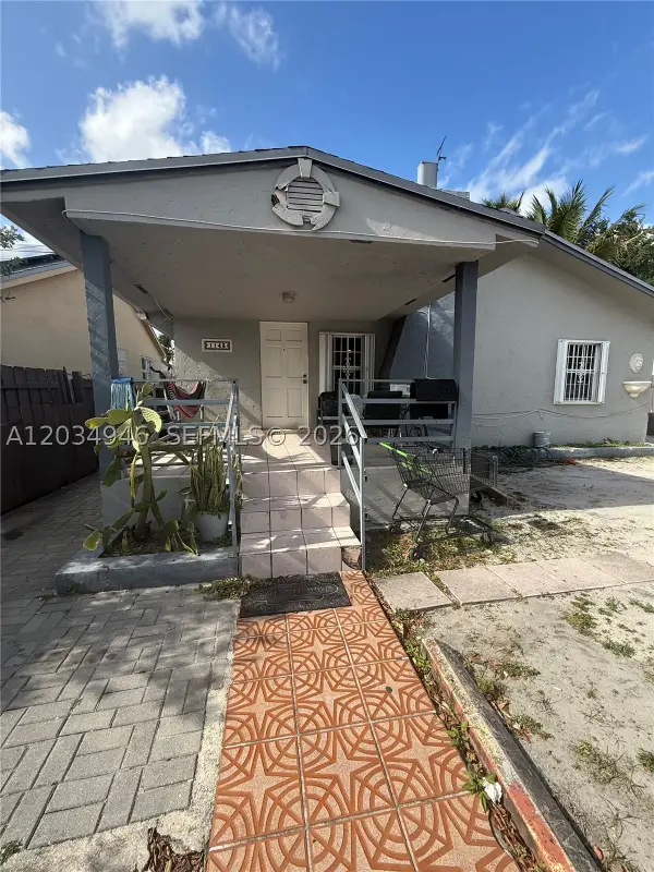 1143 NW 27th St, Miami, FL 33127