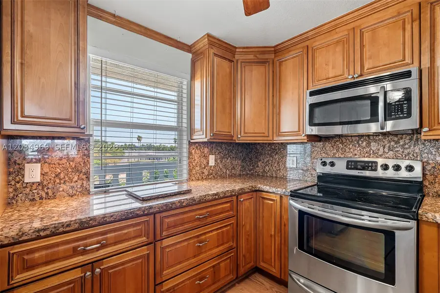 325 SE 11th Ter #308, Dania Beach, FL 33004 - #3