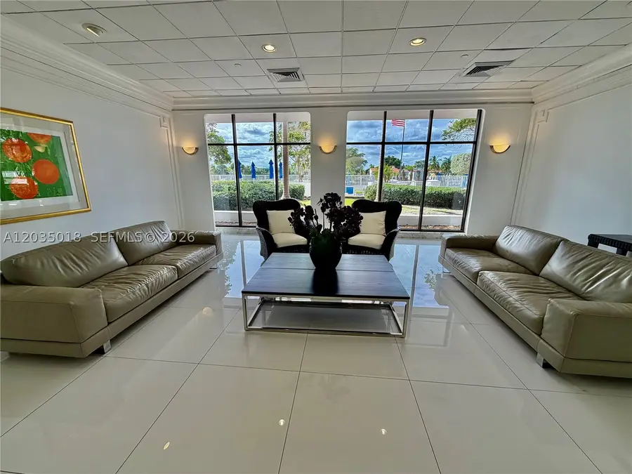 5700 Collins Ave #14M, Miami Beach, FL 33140 - #2