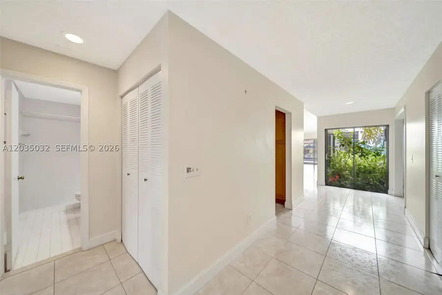 5223 W Gate Lake Rd #5223, Tamarac, FL 33319 - #2