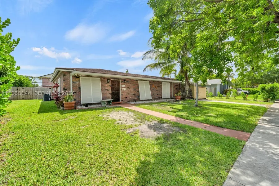 9982 SW 196th St, Cutler Bay, FL 33157 - #2