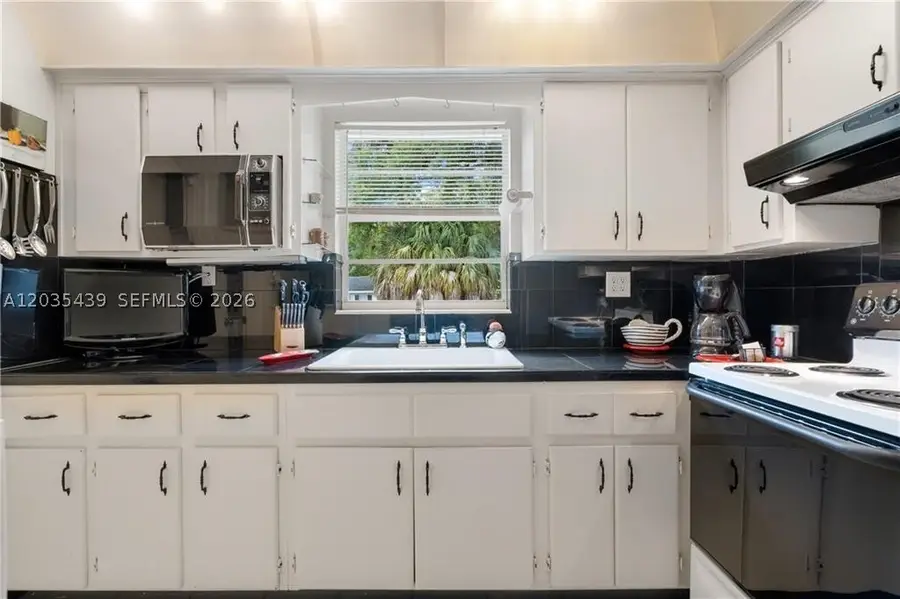 2916 12th Ave, Vero Beach, FL 32960 - #2