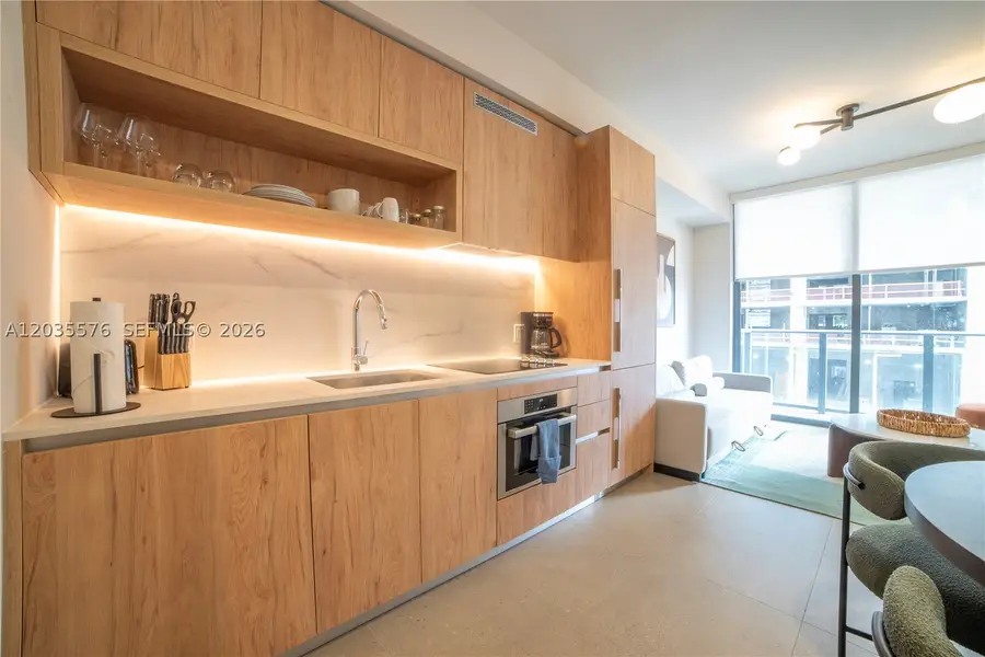 11 NE 6th #1403, Miami, FL 33132 - #2