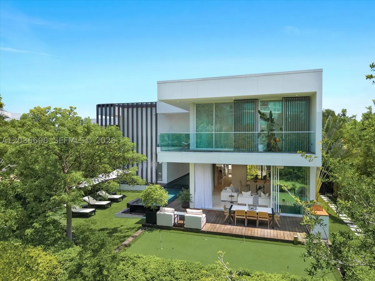 810 W 47 Ct, Miami Beach, FL 33140 - #1