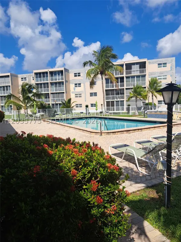 1024 SE 3rd Ave #304, Dania Beach, FL 33004