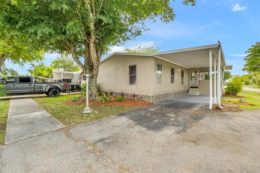 710 NW 217th Way, Pembroke Pines, FL 33029 - #3