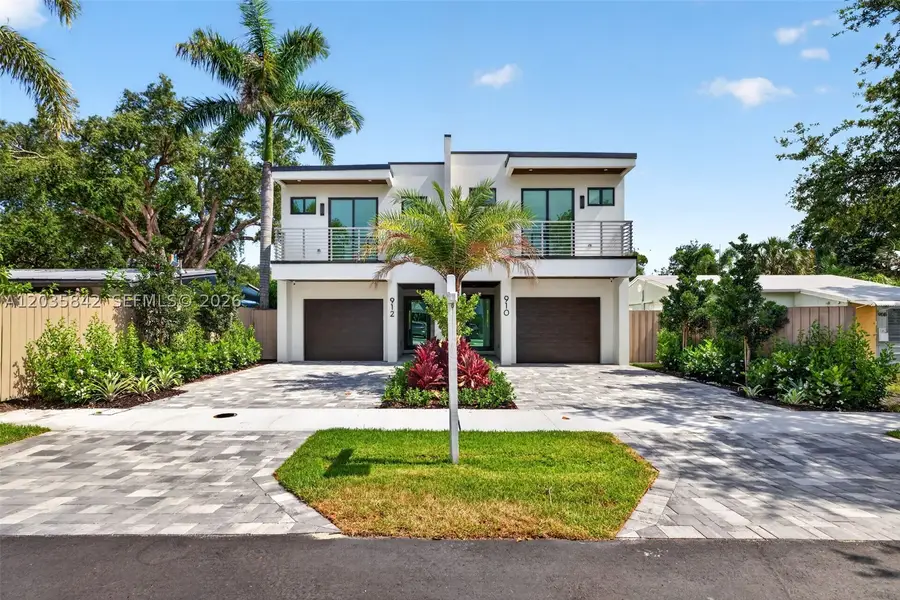 910 SE 13th St, Fort Lauderdale, FL 33316 - #2