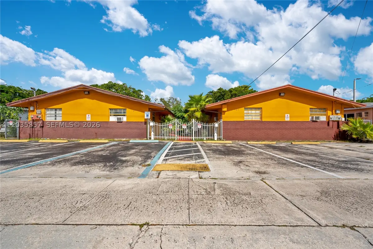 129-131 SE 5th St, Hallandale Beach, FL 33009 - #1
