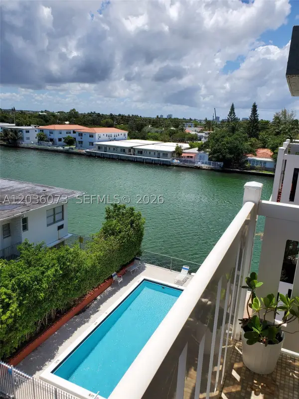 7900 Tatum Waterway Dr #502, Miami Beach, FL 33141