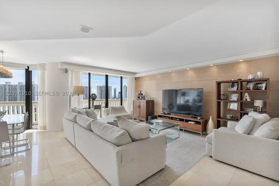 1000 W Island Blvd #2307, Aventura, FL 33160 - #3