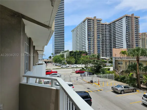 Address Withheld By Seller, Hallandale Beach, FL 33009