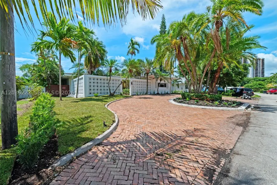 11530 NE 22nd Dr, North Miami, FL 33181 - #3