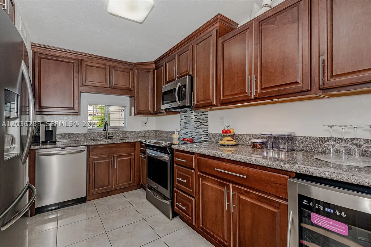 9410 N Hollybrook Lake Dr #11-109, Pembroke Pines, FL 33025 - #1