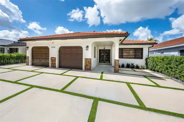 8724 NW 149th Ter, Miami Lakes, FL 33018