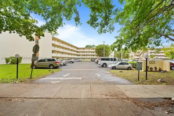 1201 NE 191st St #G219, Miami, FL 33179