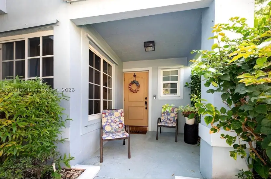 8815 Woodside Ct, Davie, FL 33328 - #2