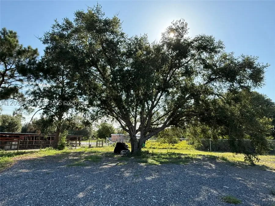 575 S Jinete St, Clewiston, FL 33440 - #2