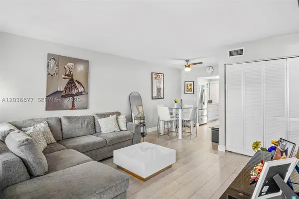 19 Abbey Ln #104, Delray Beach, FL 33446