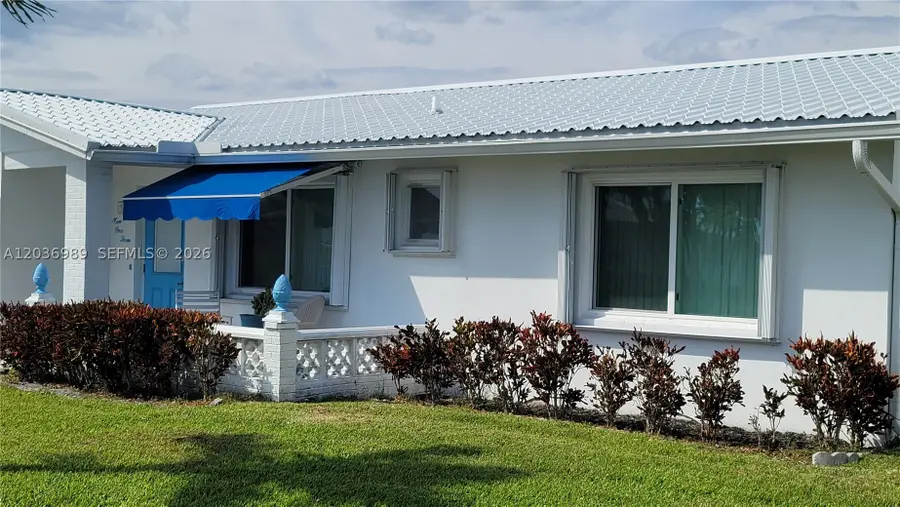 913 SW 3rd Ave, Boynton Beach, FL 33426 - #2