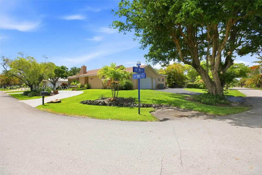 7880 SW 180th Ter, Palmetto Bay, FL 33157 - #3