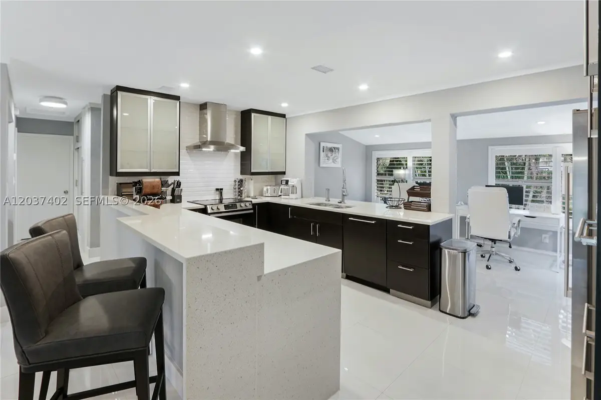 424 NE 27th Dr, Wilton Manors, FL 33334 - #1