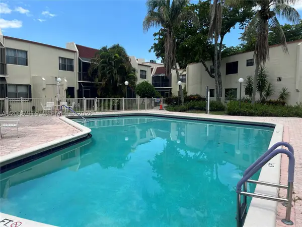 301 N Pine Island Rd #165, Plantation, FL 33324