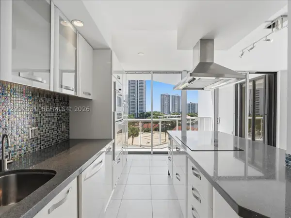 3610 Yacht Club Dr #702, Aventura, FL 33180