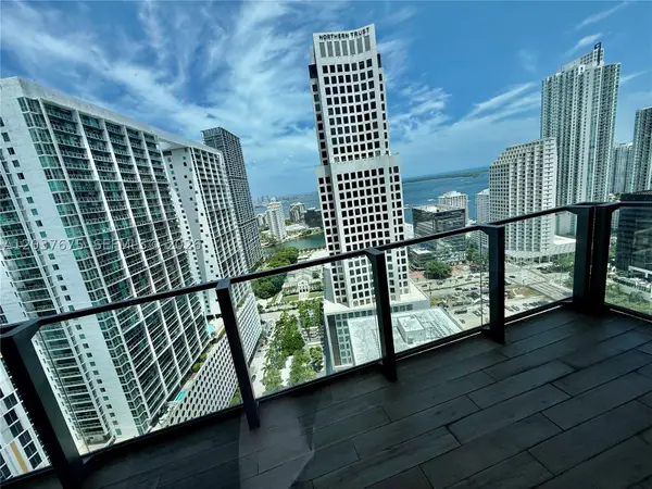 68 SE 6th St #2707, Miami, FL 33131