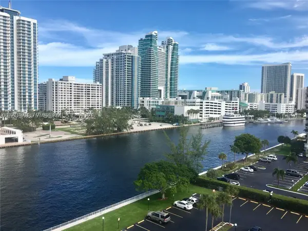 800 Parkview Dr #1018, Hallandale Beach, FL 33009
