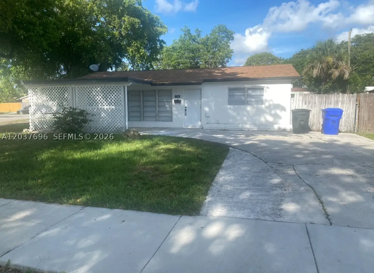 1700 SW 69th Ter, North Lauderdale, FL 33068 - #1