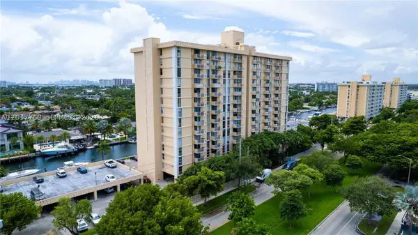2350 NE 135th St #403, North Miami, FL 33181