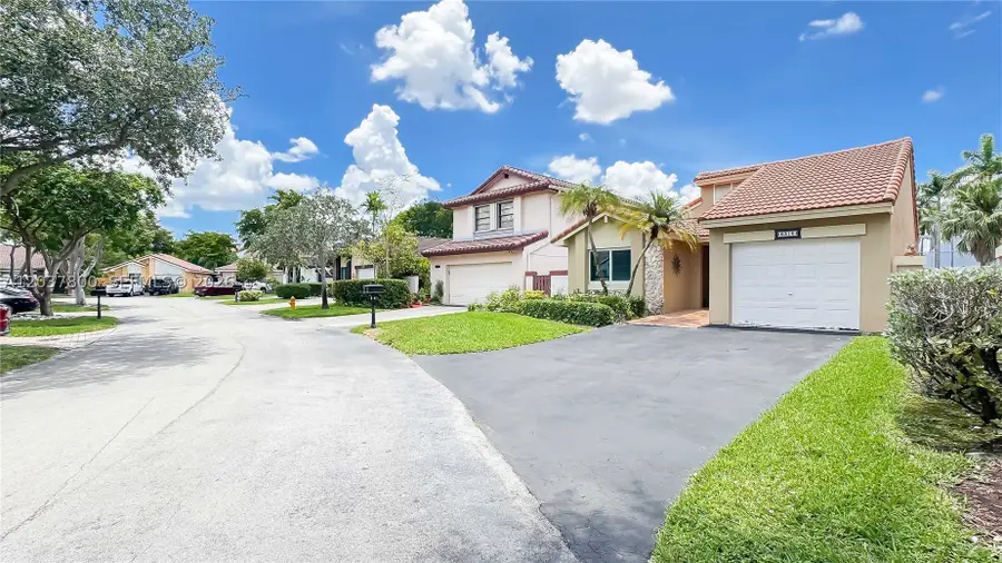 6316 NW 173rd St, Hialeah, FL 33015 - #3