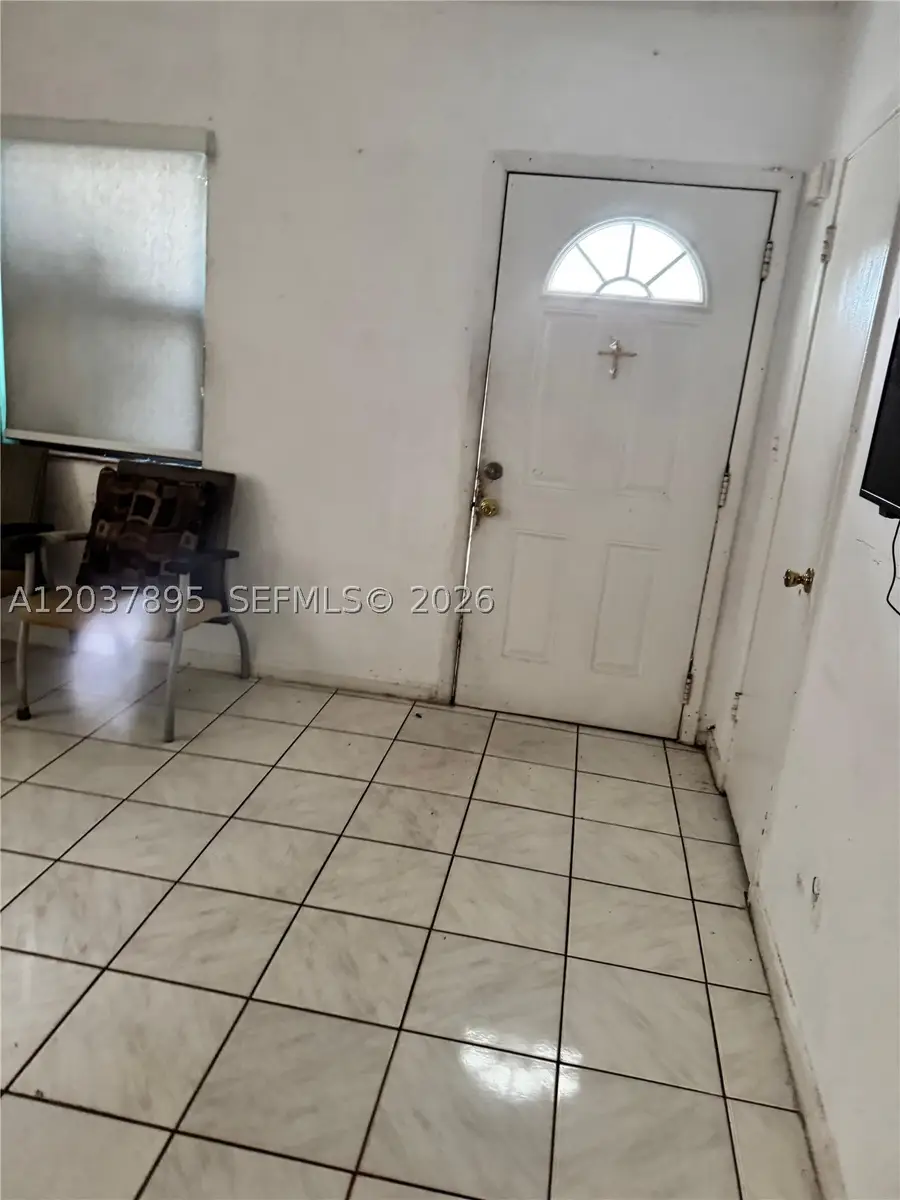 950 NE 160th St, North Miami Beach, FL 33162 - #3