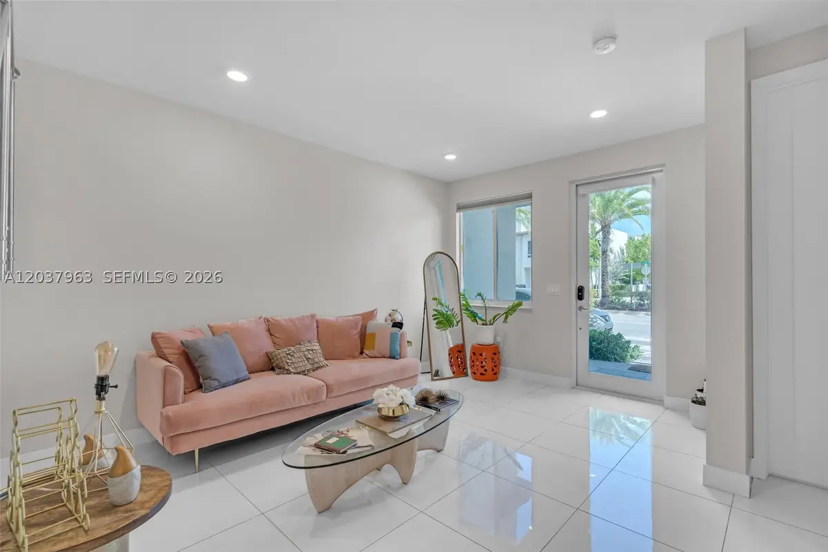 10365 NW 66th St, Doral, FL 33178 - #1