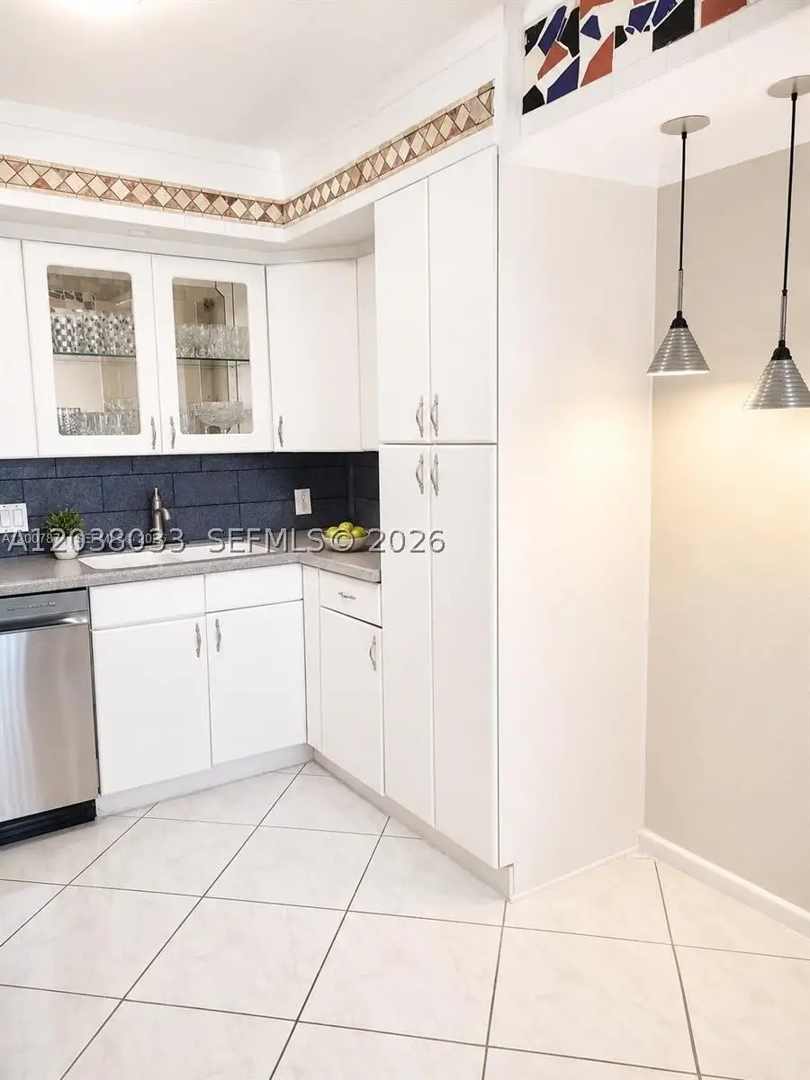 2050 Newcastle C #2050, Boca Raton, FL 33434 - #2