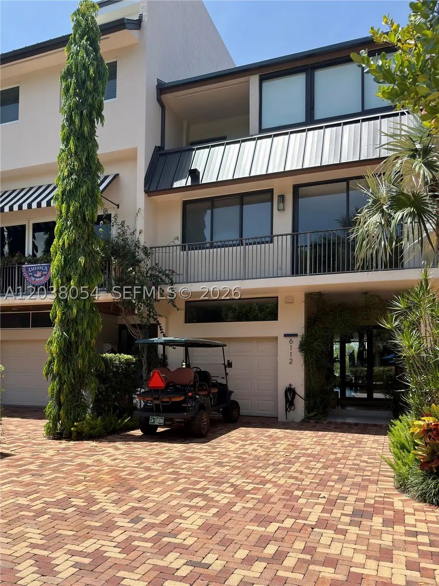 6112 Paradise Point Dr, Palmetto Bay, FL 33157 - #2