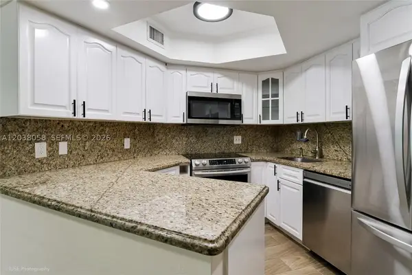 8205 Lake Dr #103, Doral, FL 33166