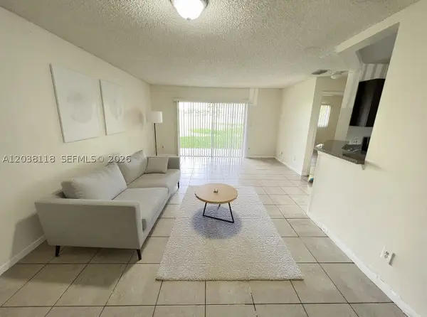 3417 NW 44th St #104, Oakland Park, FL 33309