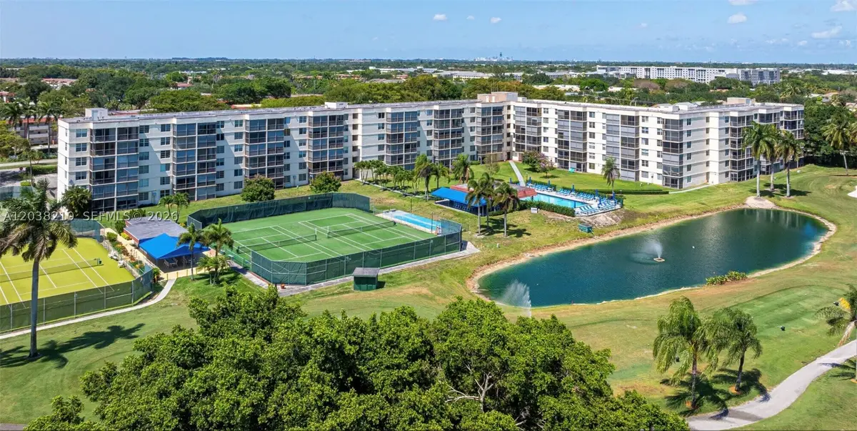 800 S Hollybrook Dr #305, Pembroke Pines, FL 33025 - #1