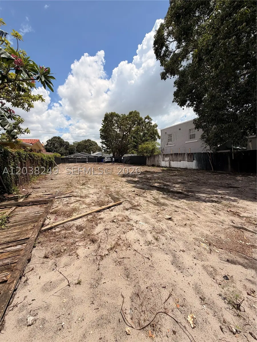 2544 SW 17th St, Miami, FL 33145 - #2