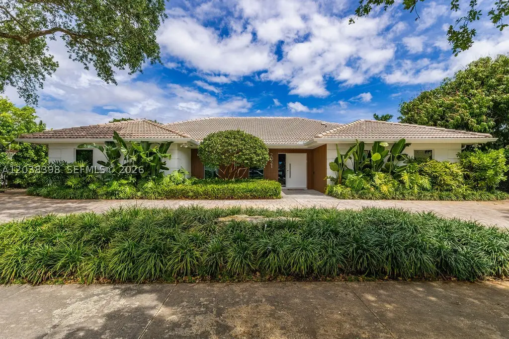 2021 NE 212th St, Miami, FL 33179 - #1