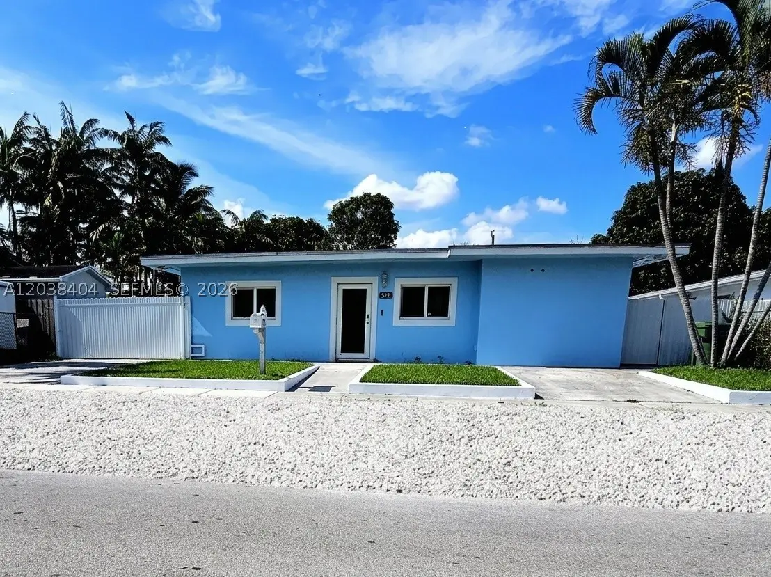 572 E 38th St, Hialeah, FL 33013 - #1
