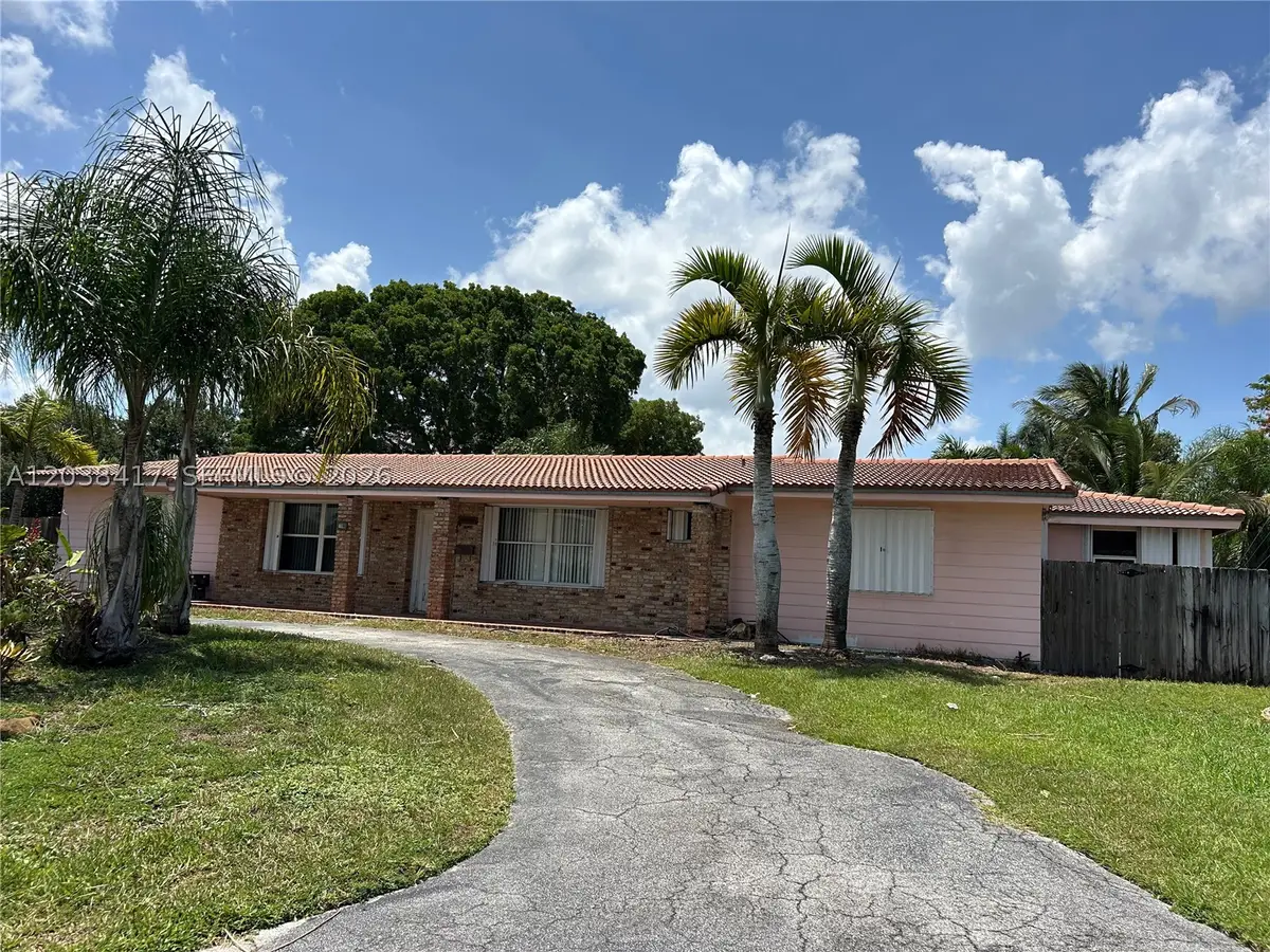 8385 SW 105th St, Miami, FL 33156 - #1
