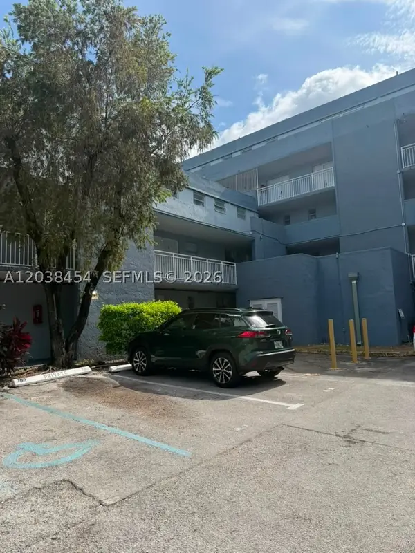 9375 Fontainebleau Blvd #L225, Miami, FL 33172