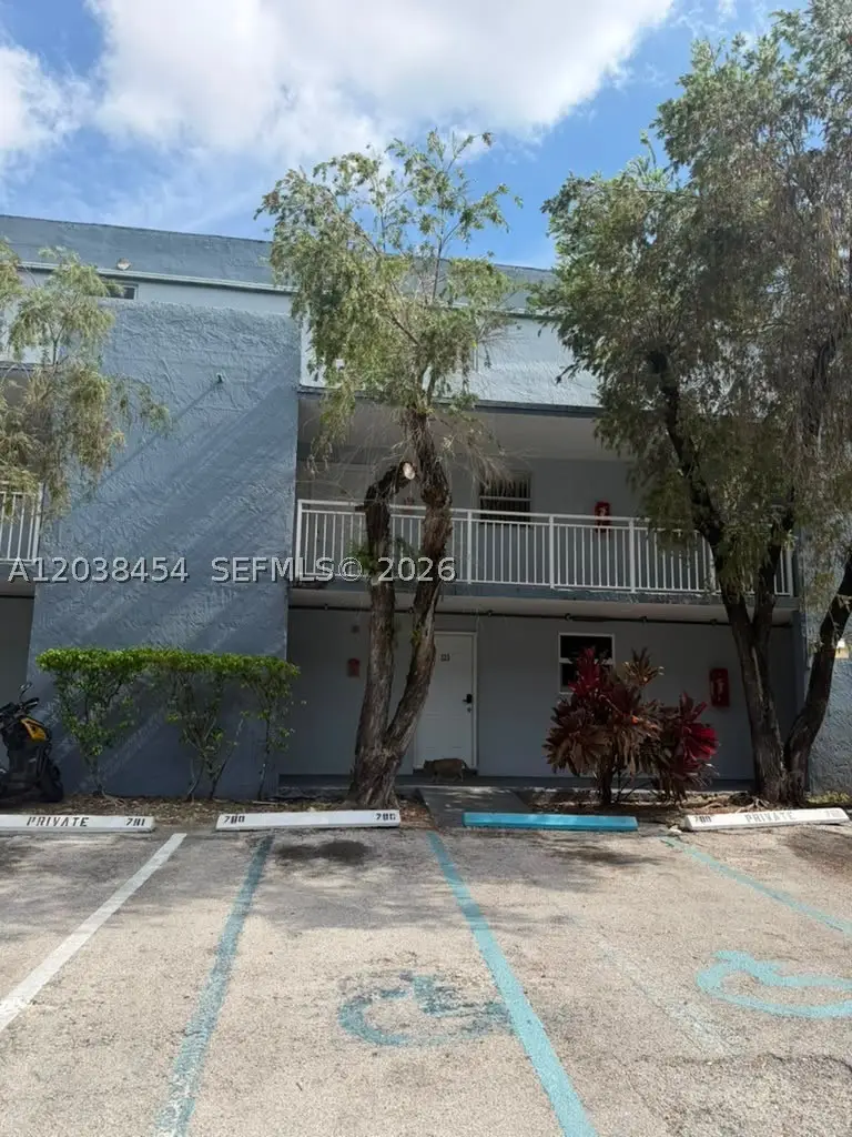 9375 Fontainebleau Blvd #L225, Miami, FL 33172 - #2